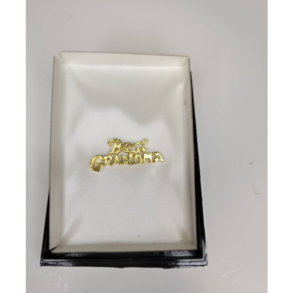 Gold Colored Best Grandma Pin - Picture 1 of 4